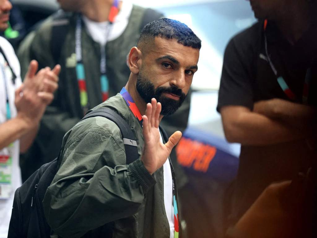 Si Mohamed Salah habang pinag-uusapan ang kaniyang paglipat sa Besiktas matapos ang World Cup