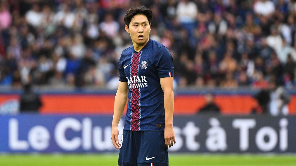 Si Kang In Lee ay opisyal nang lumipat sa Atletico de Madrid mula sa Paris Saint Germain.
