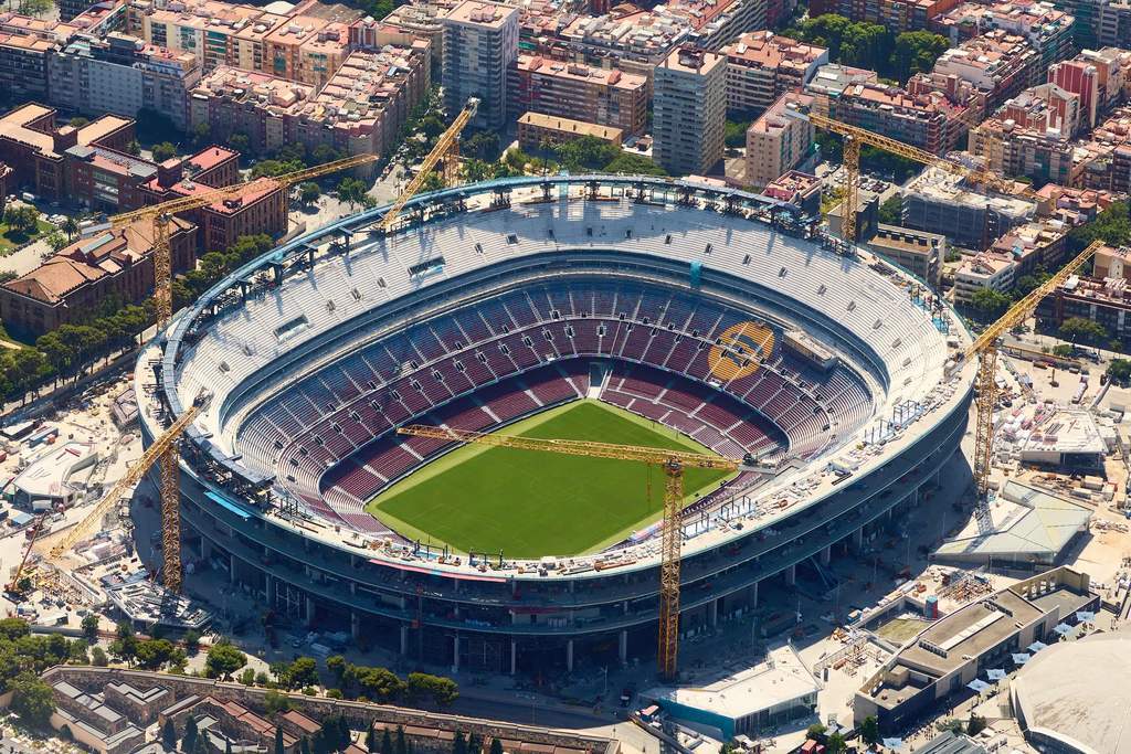 Mga manlalaro ng Barcelona na naghahanda para sa Joan Gamper Trophy laban sa Al-Ahly
